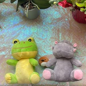 Frog and hippo plush toy